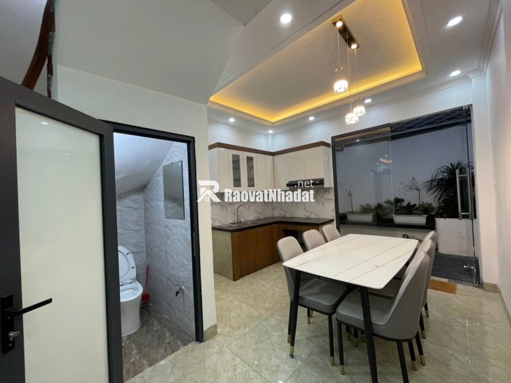 Bán Nhà Hoa Lâm, Việt Hưng Long Biên, 56m2  x 5 tầng, ô tô đỗ cửa, dưới 8,3 tỷ